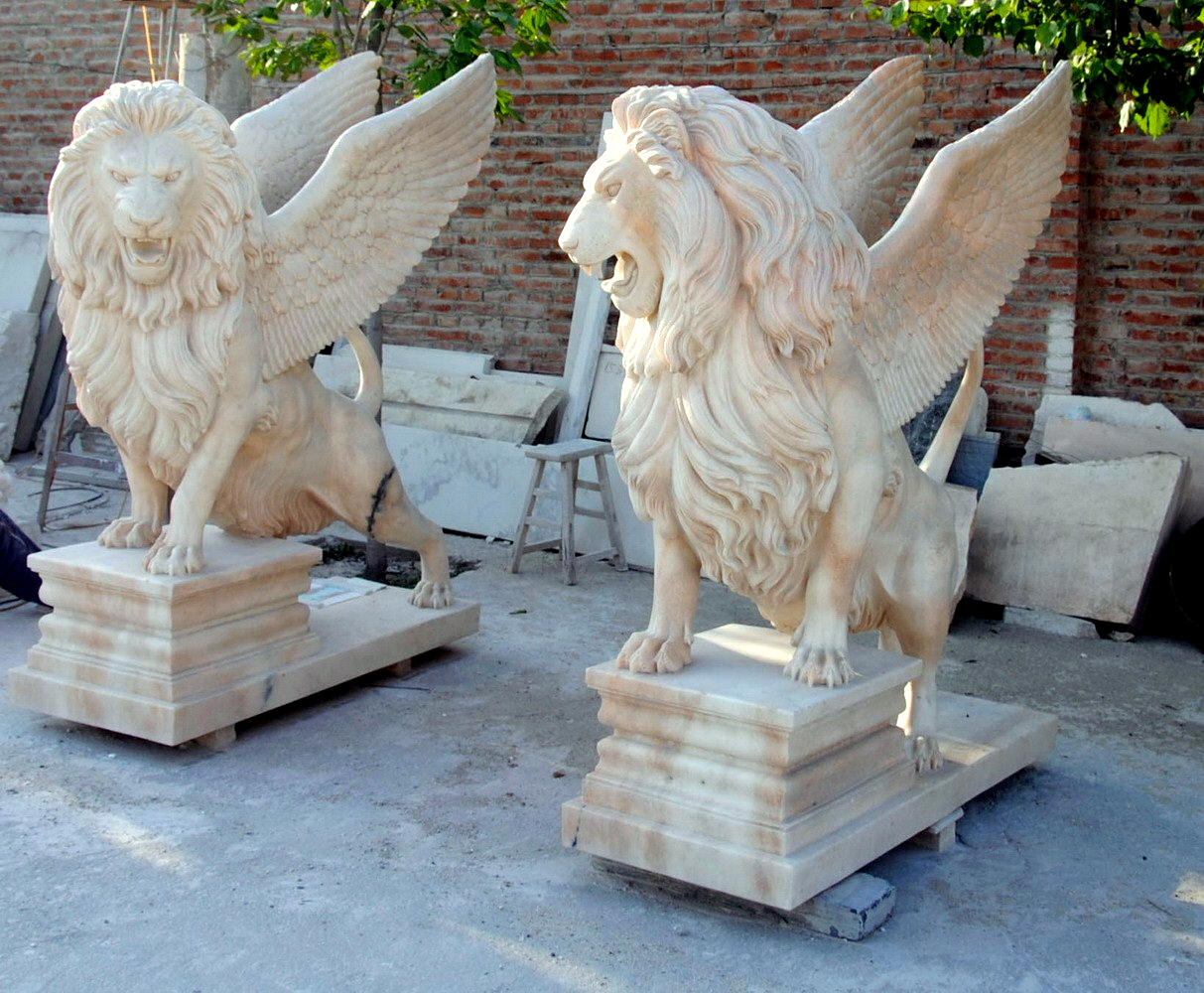 lions statues with  wings in marble carving lion statuary 
